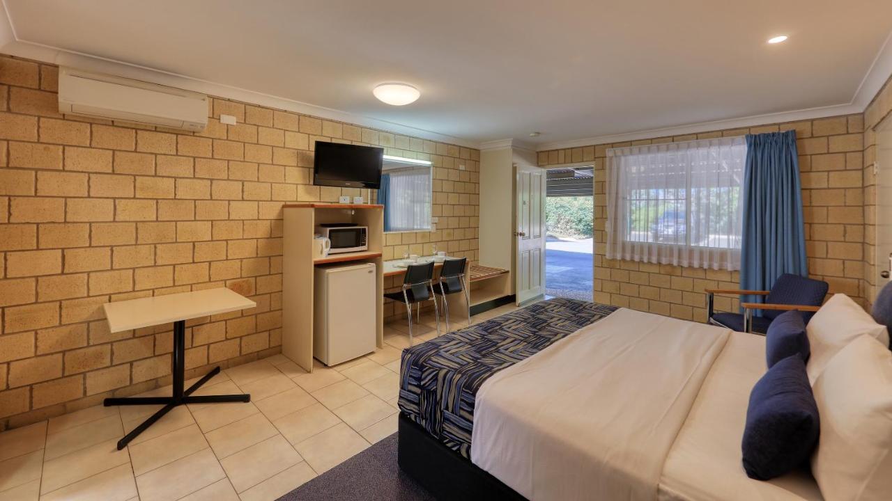 Jacaranda Country Motel
