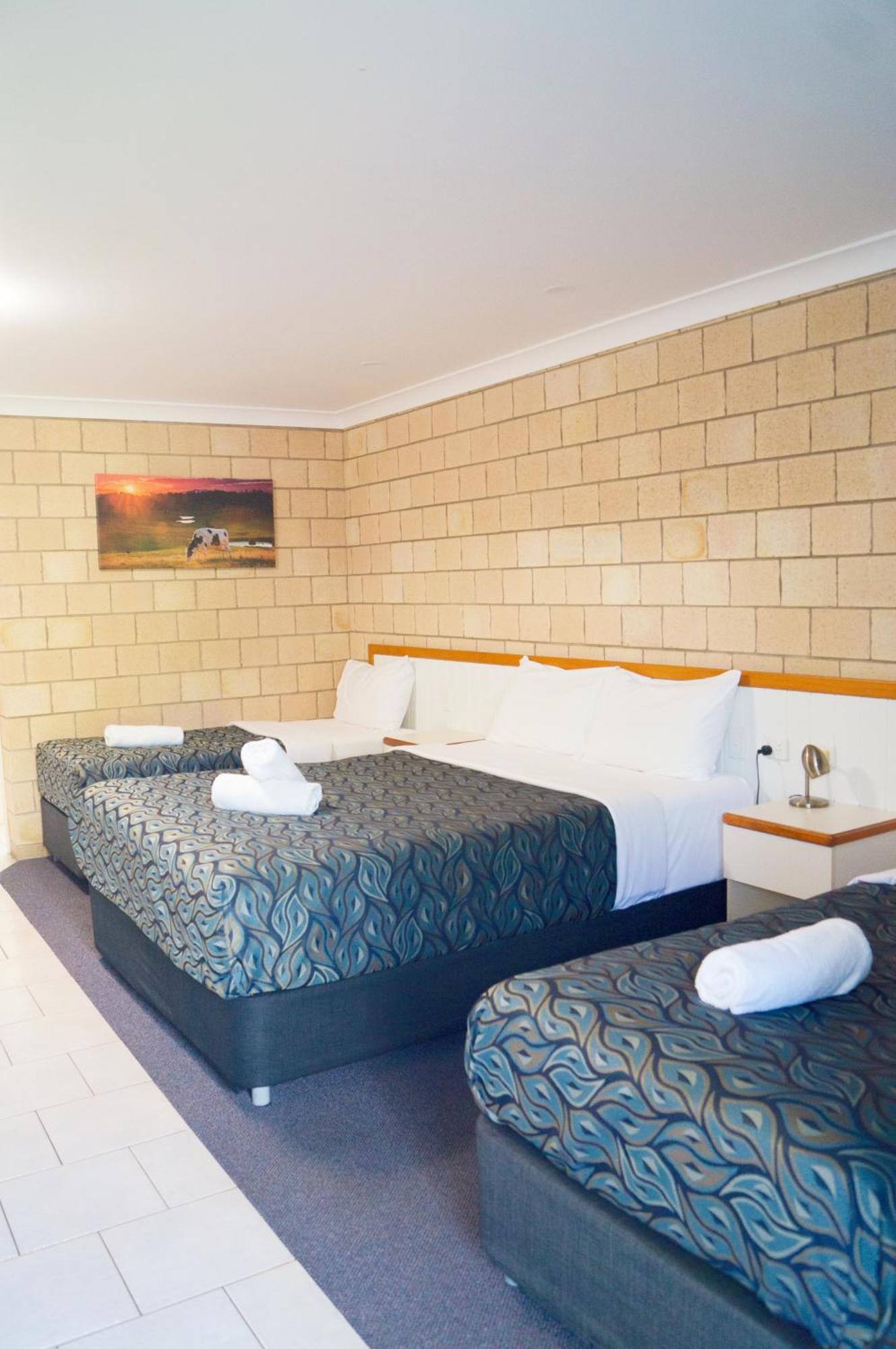 Jacaranda Country Motel