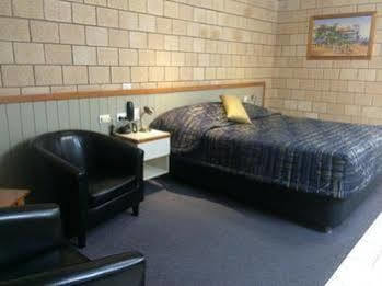 Jacaranda Country 4*